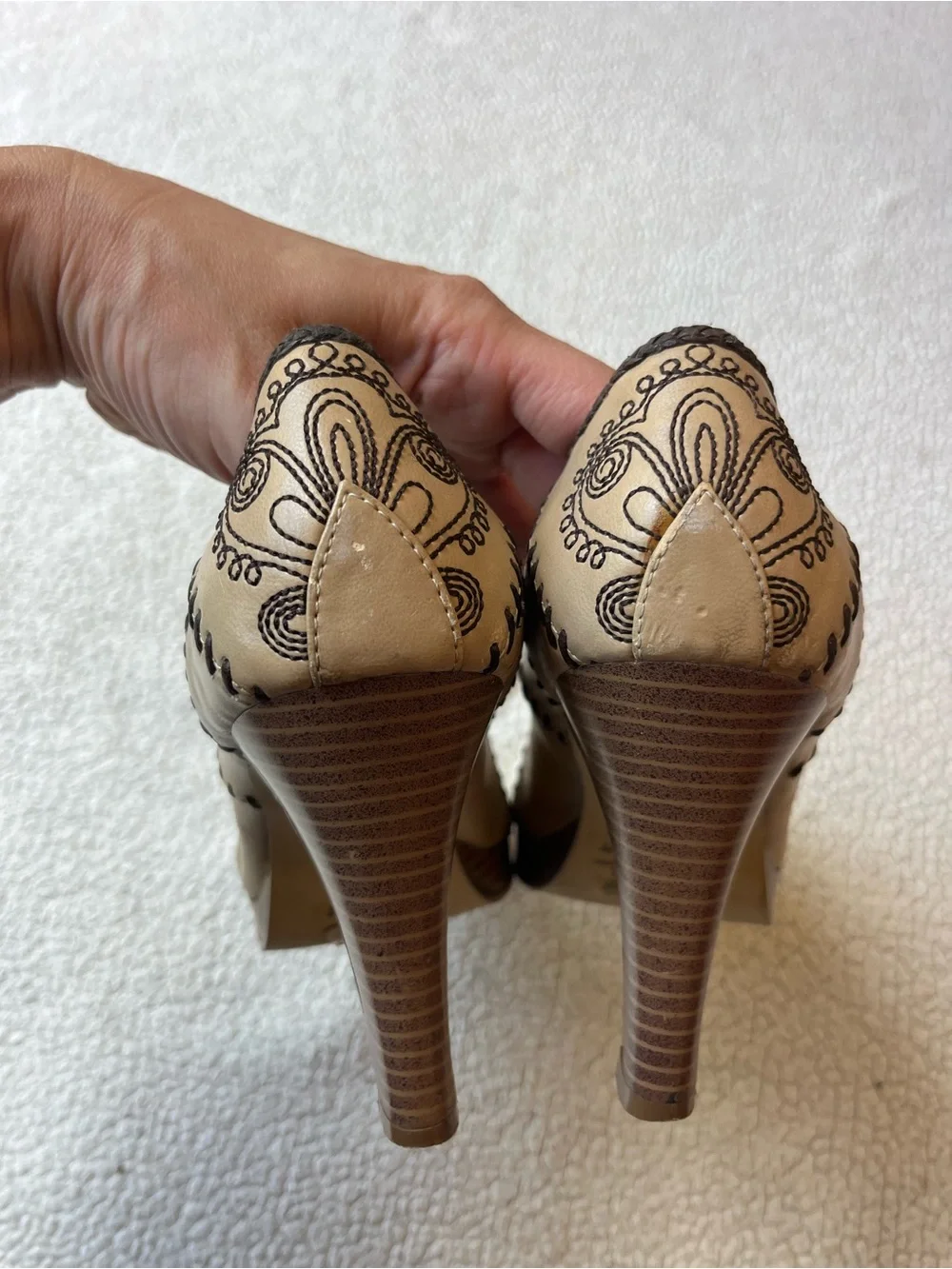 VINTAGE Y2K BONGO STITCHED EMBROIDERED LEATHER HIGH HEELS